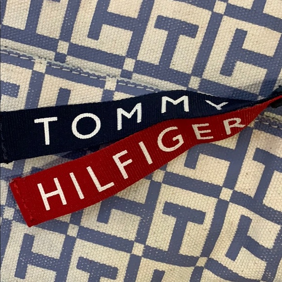 Tommy Hilfiger crossbody purse - Picture 2 of 3